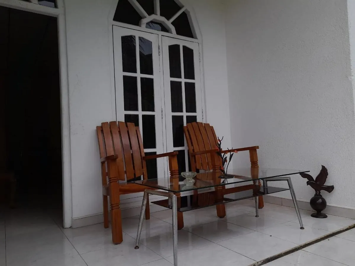 Hellen Homestay Νεγκόμπο