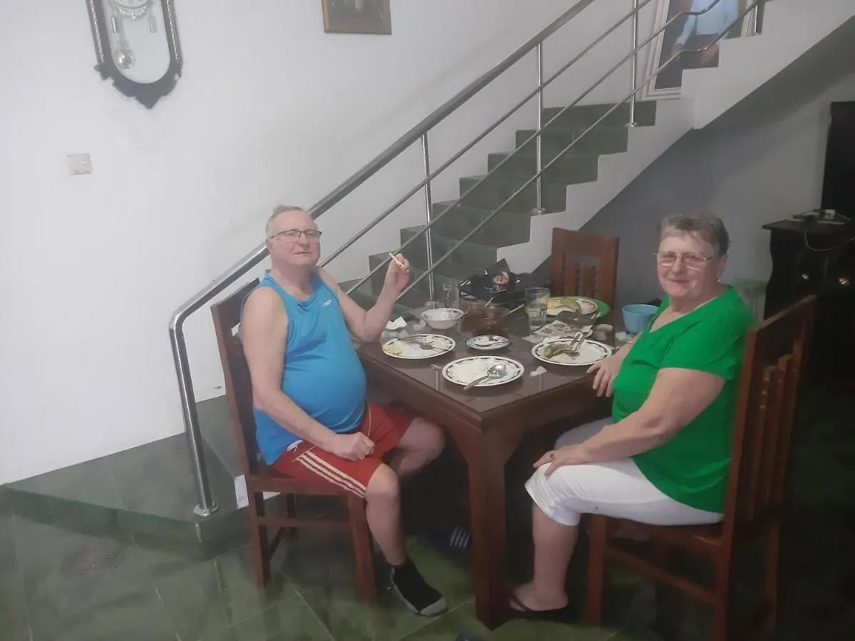 Hellen Homestay Νεγκόμπο 0*,